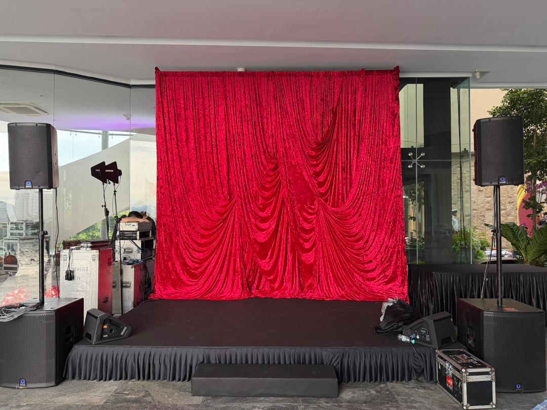Stage 1ftH x 8ft x 12ft