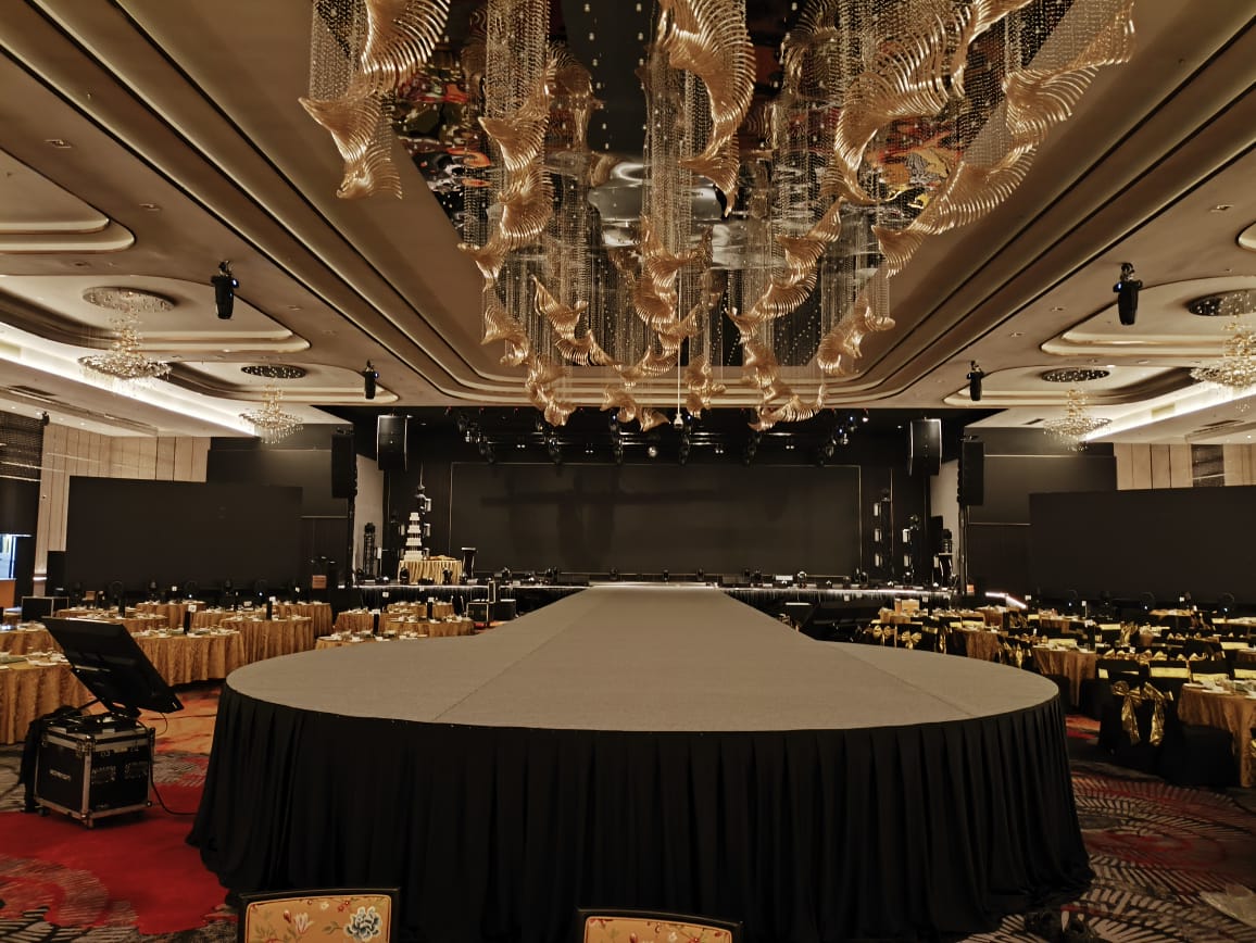 Stage Customized