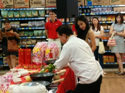 JASMINE MARTIN YAN ROADSHOW event photo 11, 2016